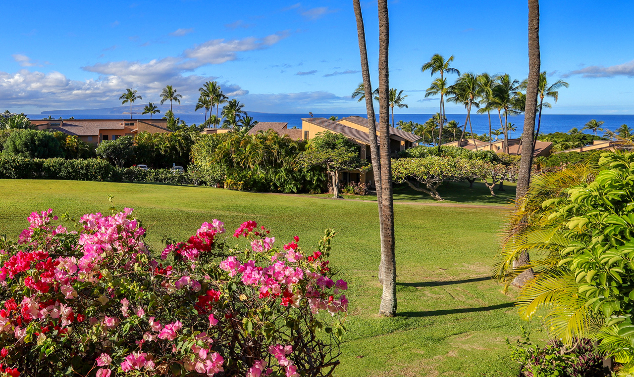 A view of blues and greens from your lanai at Wailea Ekahi 35B